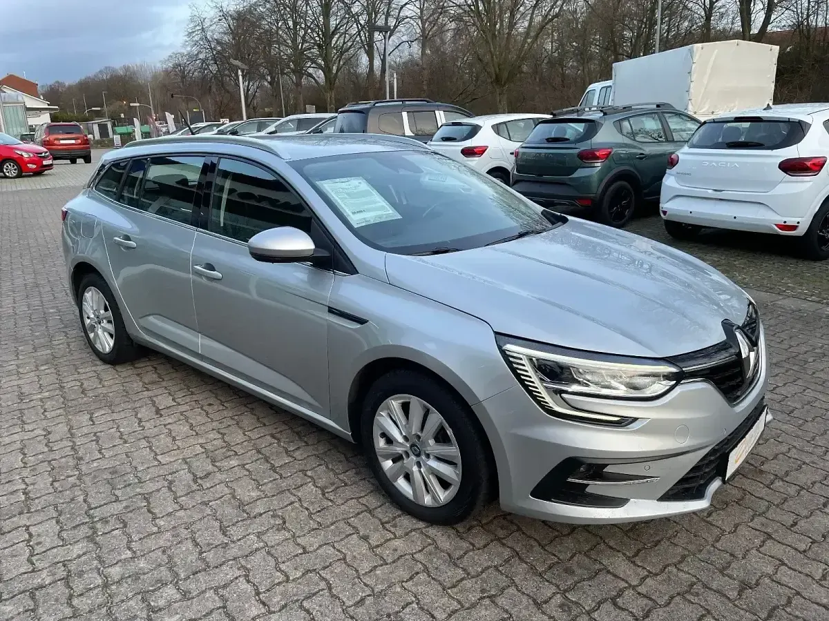 Używany Renault Megane E-Tech 91 KM (66 kW) 2022 Szary Kombi