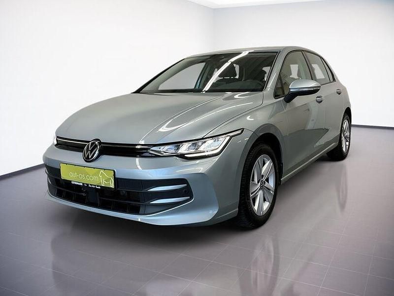 Gebraucht VW Golf VIII Life 116 PS (85 kW) 2024 Silber Limousine