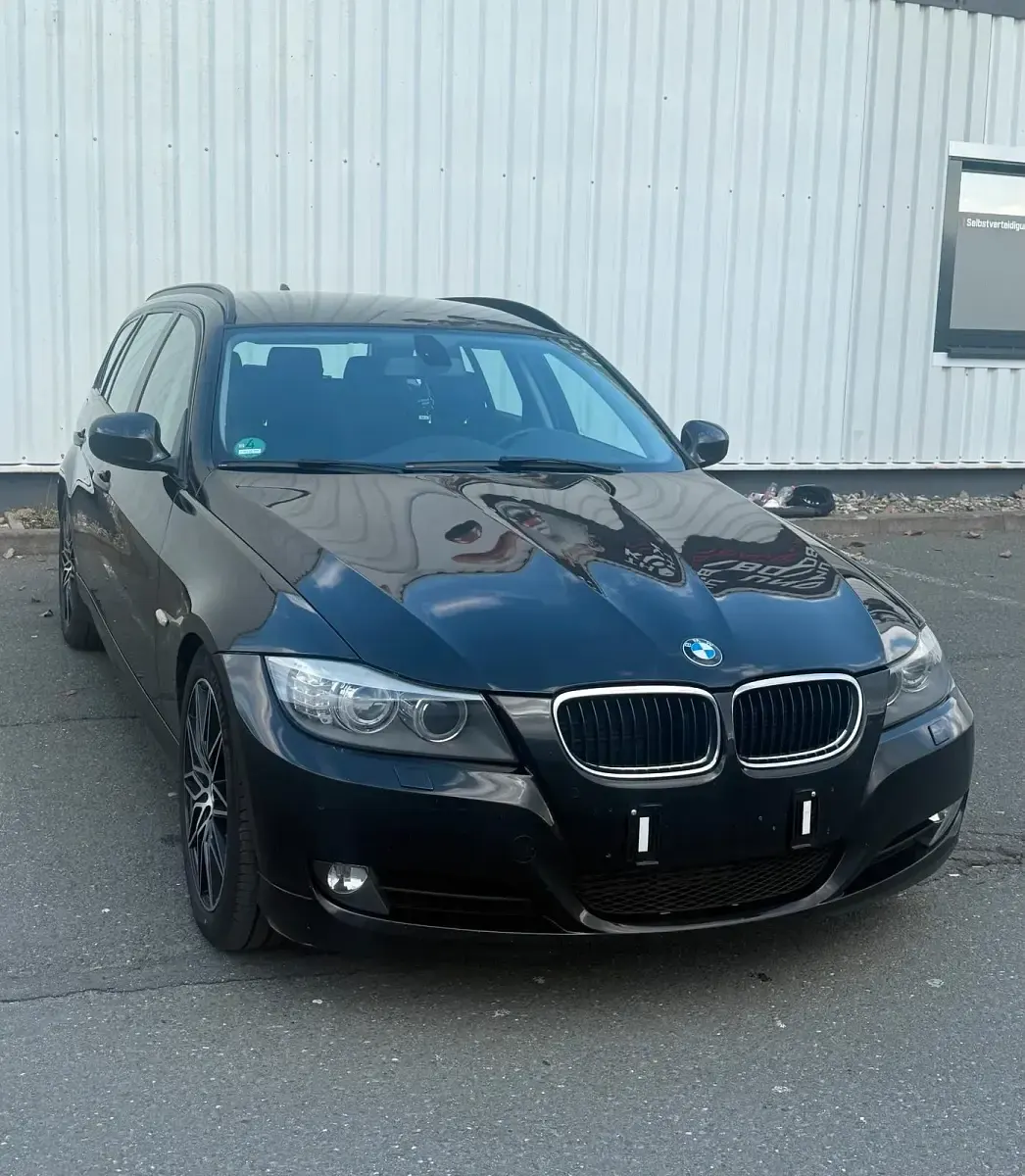 Gebraucht BMW 320 Efficient Dynamics 163 PS (119 kW) 2011 Schwarz Kombi
