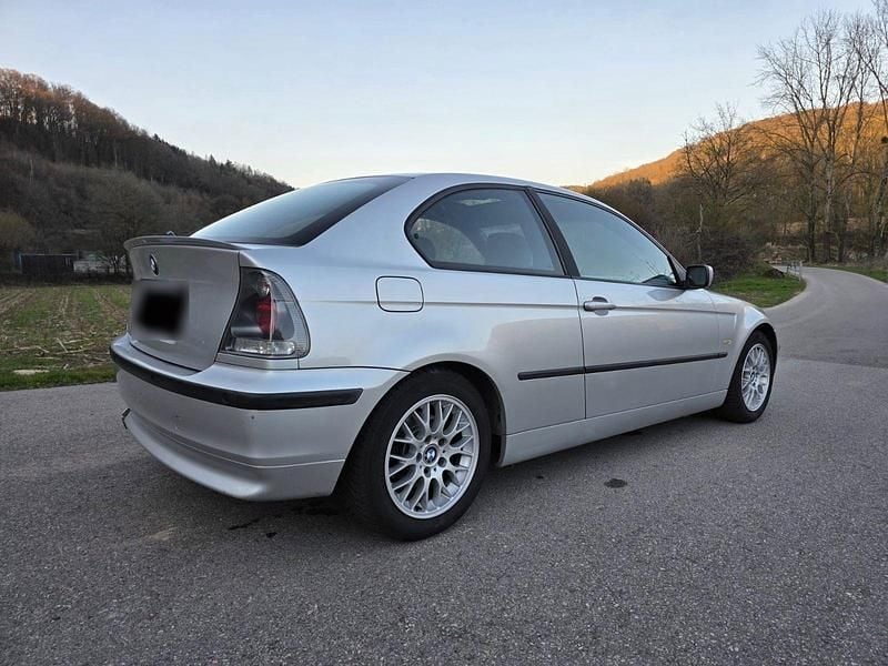 Gebraucht BMW 318 118 PS (86 kW) 2001 Silber Coupé