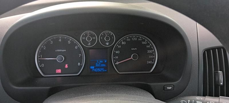 Blau Gebraucht 2010 Hyundai i30 Kleinwagen | 2.400 € (Superpreis) - Bild 1/4