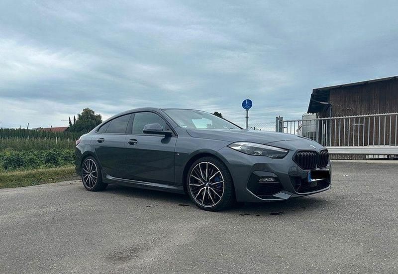Grau Gebraucht 2020 BMW 220 M Sport Coupé | 28.500 € (Fairer Preis) - Bild 1/4
