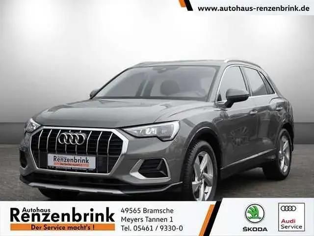 Grau Gebraucht 2019 Audi Q3 Advanced SUV | 27.627 € (Teuer) - Bild 1/4