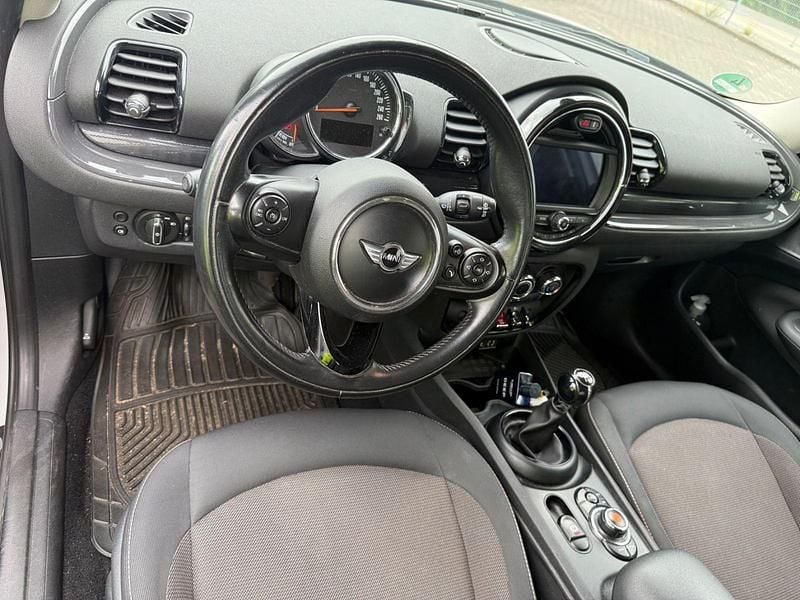 Silber Gebraucht 2018 Mini Cooper Clubman Kombi | 8.700 € (Guter Preis) - Bild 1/4