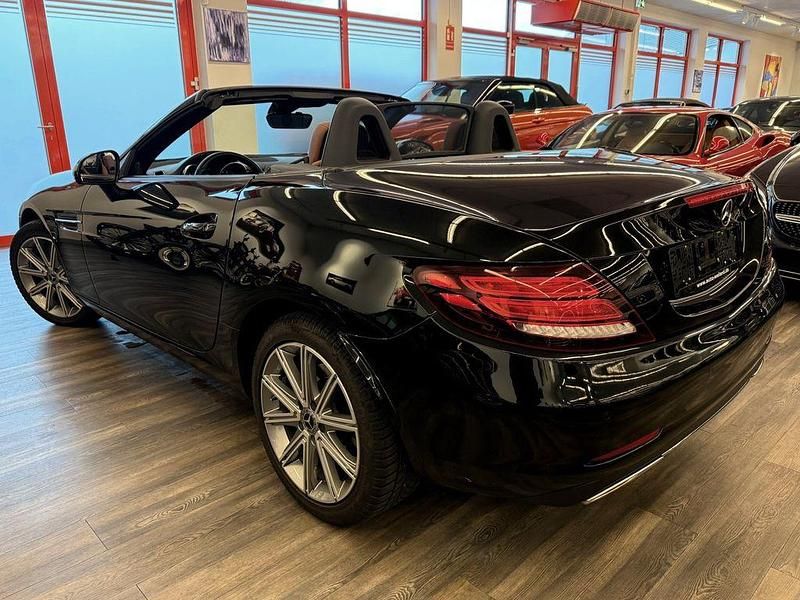 Gebraucht Mercedes SLC200 184 PS (135 kW) 2017 Schwarz Cabrio