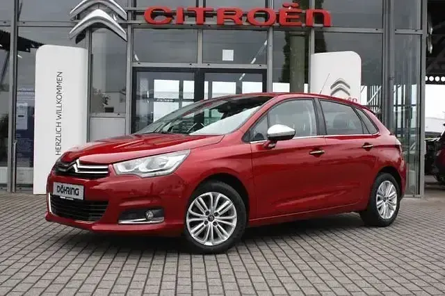 Gebraucht Citroën C4 PureTech 131 PS (96 kW) 2015 Babylonerot Limousine