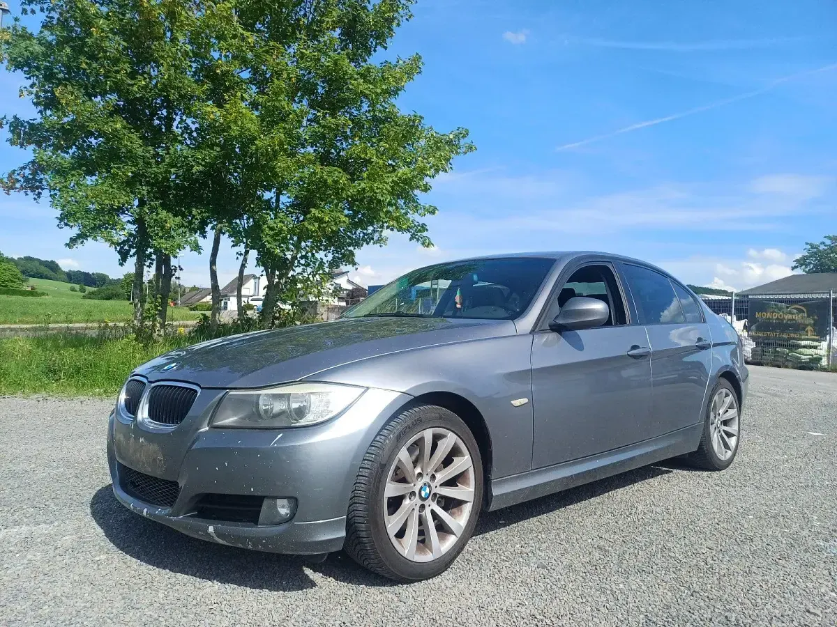 Gebraucht BMW 320 177 PS (130 kW) 2009 Limousine