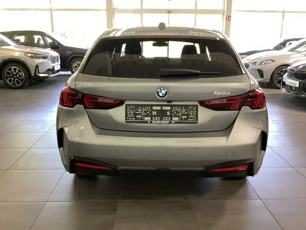 Second-hand BMW 120 163 CP (119 kW) 2025 Gri Hatchback