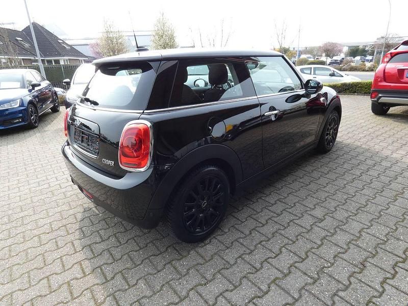 Gebraucht Mini Cooper 136 PS (100 kW) 2017 Schwarz Kleinwagen