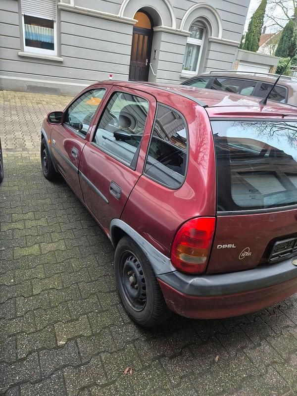 Second-hand Opel Corsa 65 CP (47 kW) 2000 Roșu Break