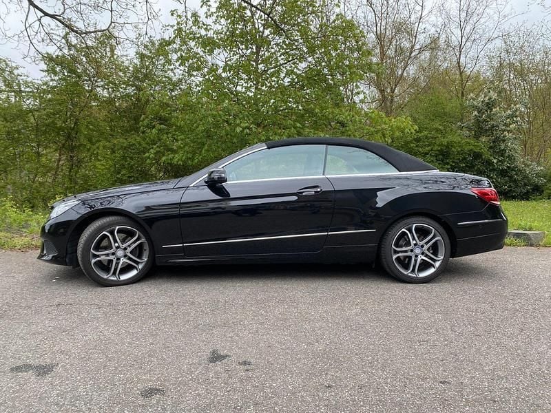 Second-hand Mercedes E200 184 CP (135 kW) 2013 Negru Cabrio