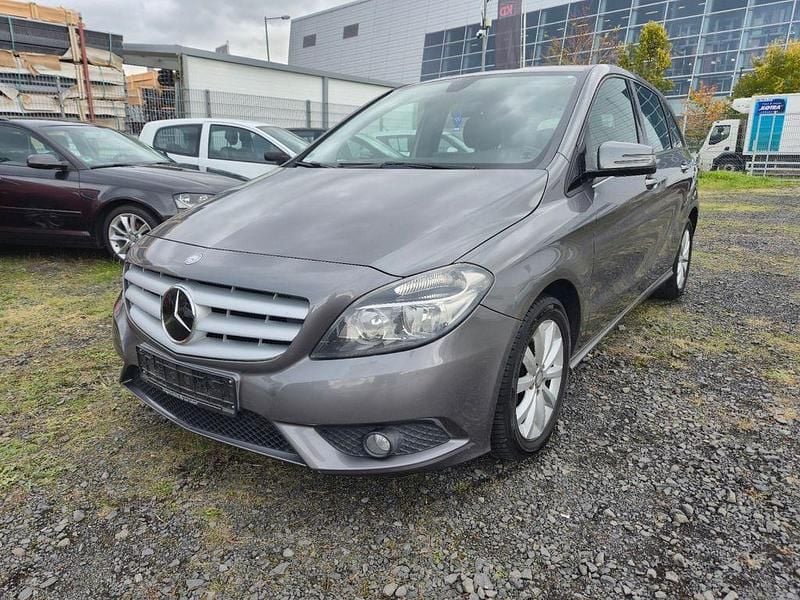 Grau Gebraucht 2013 Mercedes B180 Van / Kleinbus | 4.999 € (Fairer Preis) - Bild 1/4