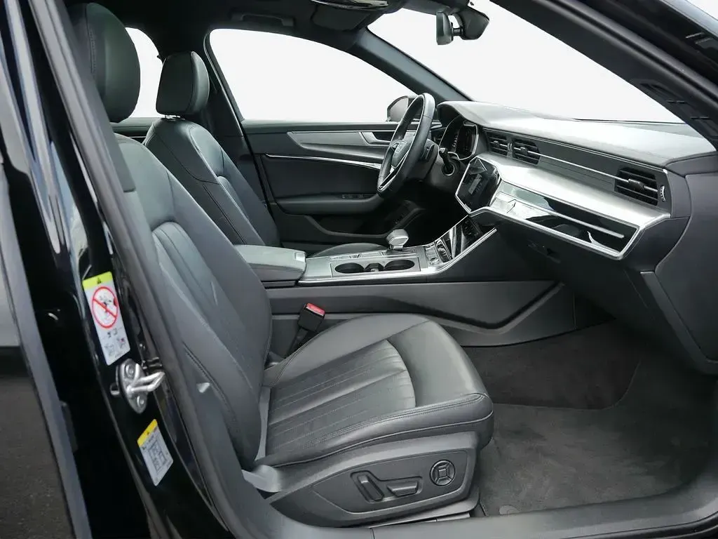 Gebraucht Audi A6 Design 245 PS (180 kW) 2023 Mythosschwarz metallic Kombi