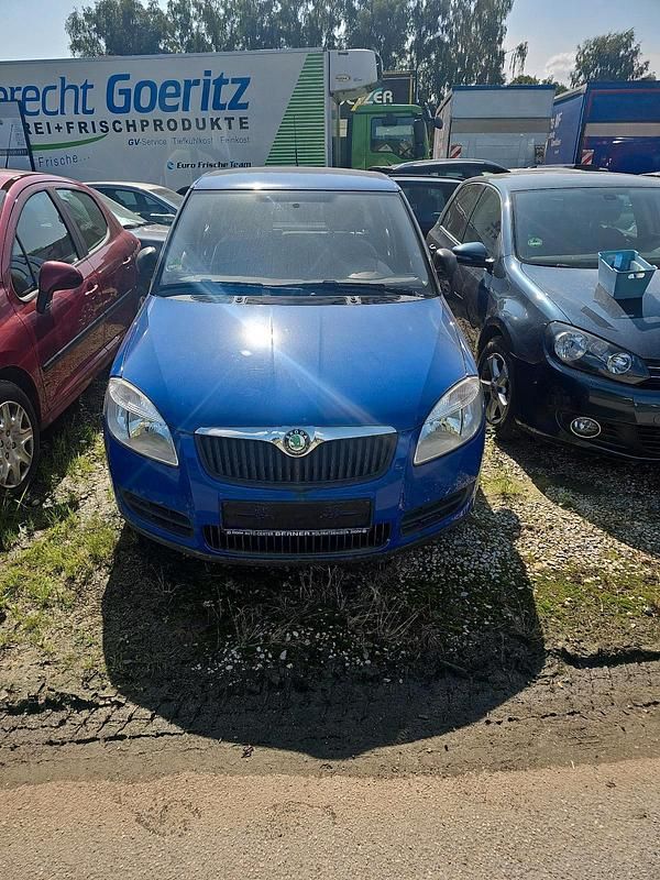 Blau Gebraucht 2010 Skoda Fabia Kleinwagen | 1.299 € (Superpreis) - Bild 1/4