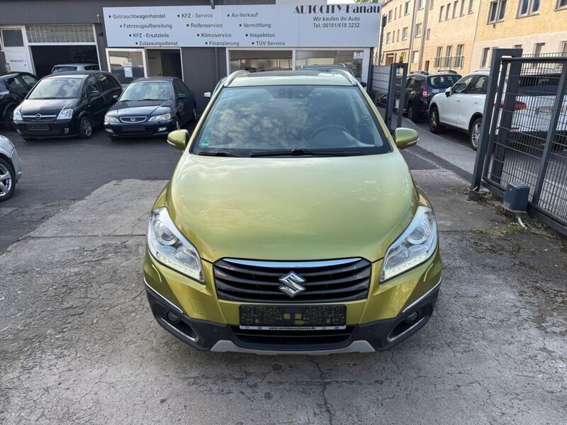 Grün Gebraucht 2013 Suzuki SX4 S-Cross Limited+ SUV | 7.490 € (Fairer Preis) - Bild 1/4