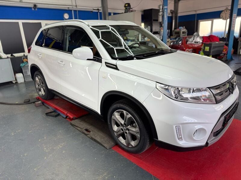 Weiß Gebraucht 2015 Suzuki Vitara Comfort SUV | 13.900 € (Fairer Preis) - Bild 1/4
