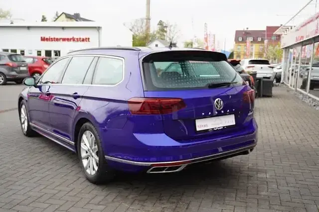 Gebraucht VW Passat R-line 150 PS (110 kW) 2020 Blau Kombi