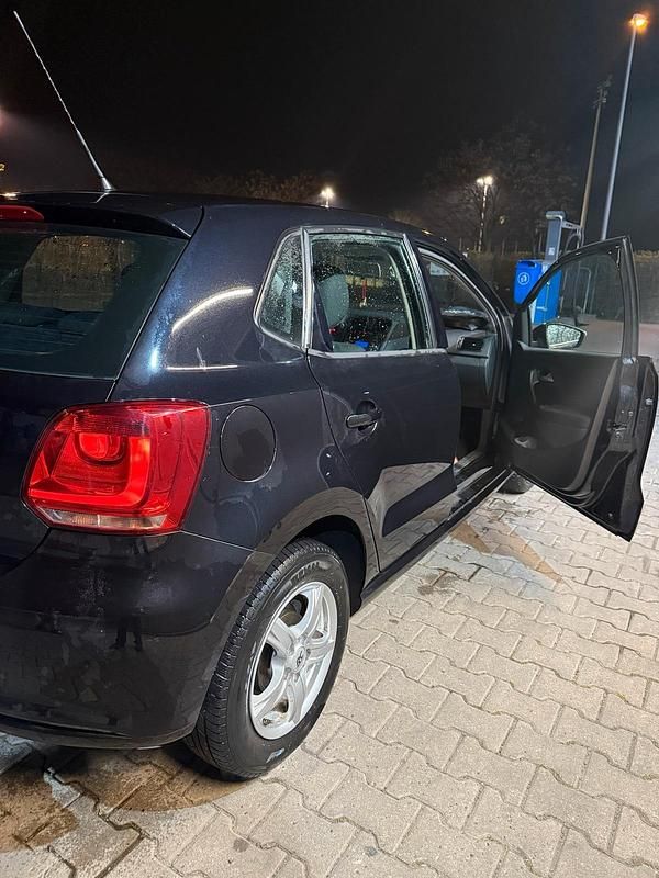 Gebraucht VW Polo 75 PS (55 kW) 2011 Schwarz Kleinwagen
