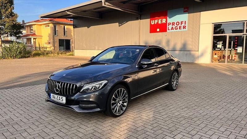 Grau Gebraucht 2014 Mercedes C250 Exclusive Limousine | 15.990 € - Bild 1/4