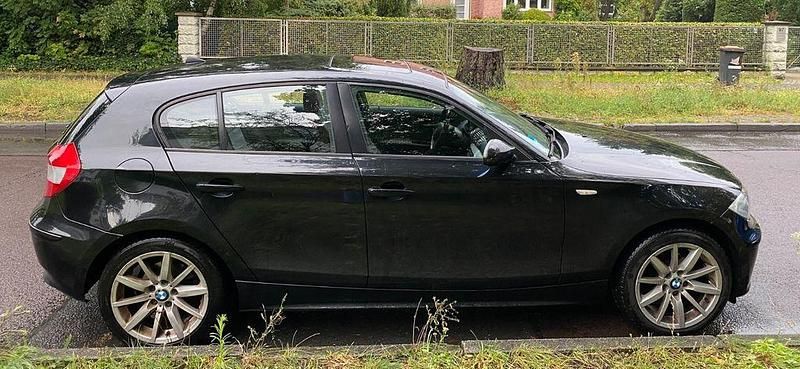 Schwarz Gebraucht 2006 BMW 118 Kleinwagen | 3.100 € (Guter Preis) - Bild 1/4