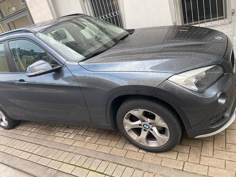 Grau Gebraucht 2014 BMW X1 SUV | 7.490 € (Superpreis) - Bild 1/4