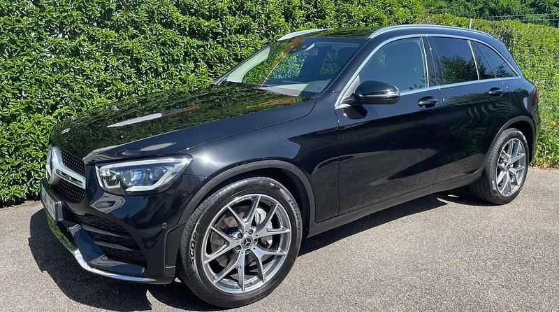 Schwarz Gebraucht 2019 Mercedes GLC300 SUV | 41.500 € (Etwas zu teuer) - Bild 1/4