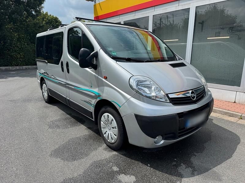 Silber Gebraucht 2007 Opel Vivaro Van | 7.500 € (Teuer) - Bild 1/4
