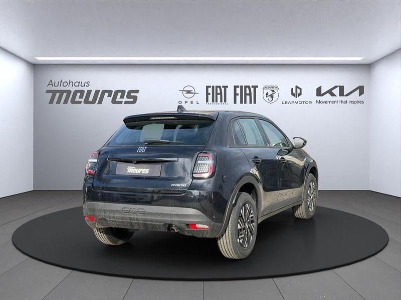 Neu Fiat 600 La Prima 110 PS (80 kW) 2026 Grün SUV