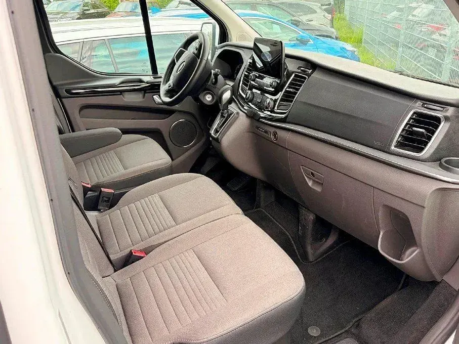 Gebraucht Ford Tourneo 150 PS (110 kW) 2023 Weiß Van / Kleinbus