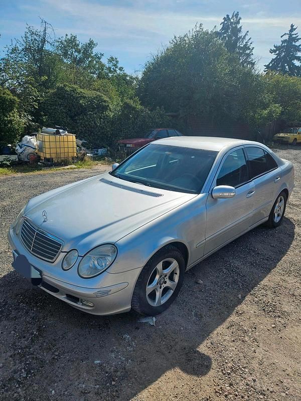 Andere farben Gebraucht 2003 Mercedes E270 Limousine | 2.800 € (Fairer Preis) - Bild 1/4