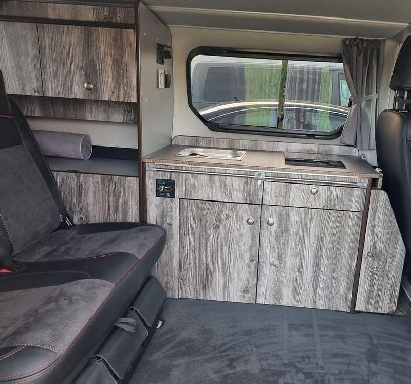 Grau Gebraucht 2017 Opel Vivaro Van | 27.500 € - Bild 1/4