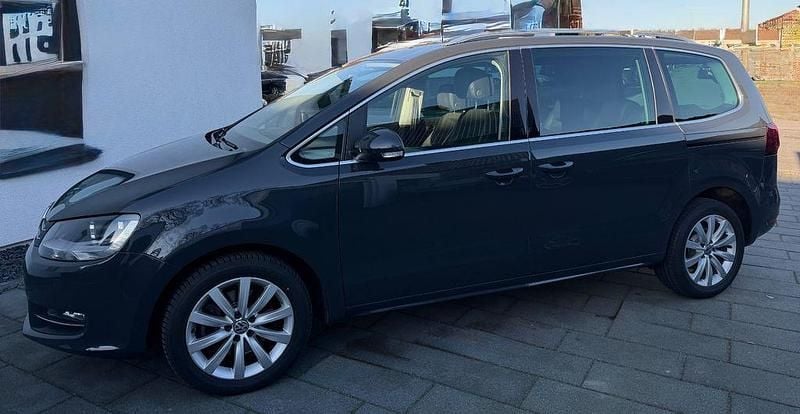 Gebraucht VW Sharan Highline 150 PS (110 kW) 2018 Grau Van / Kleinbus