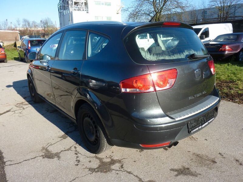 Gebraucht Seat Altea XL Stylance 125 PS (91 kW) 2011 Schwarz Van / Kleinbus