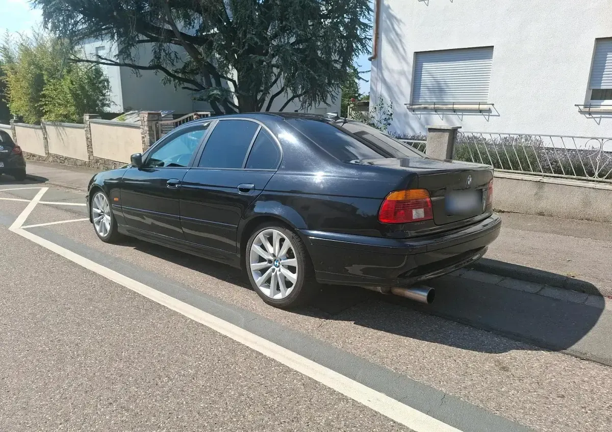 Gebraucht BMW 520 136 PS (100 kW) 2000 Schwarz Limousine