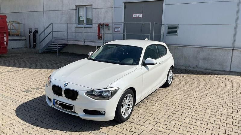 Gebraucht BMW 114 102 PS (75 kW) 2014 Weiß Kleinwagen