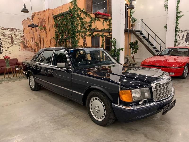 Blau Gebraucht 1989 Mercedes 560 Limousine | 24.990 € - Bild 1/4