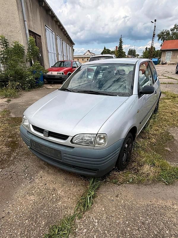 Silber Gebraucht 1997 Seat Arosa Kleinwagen | 250 € - Bild 1/4