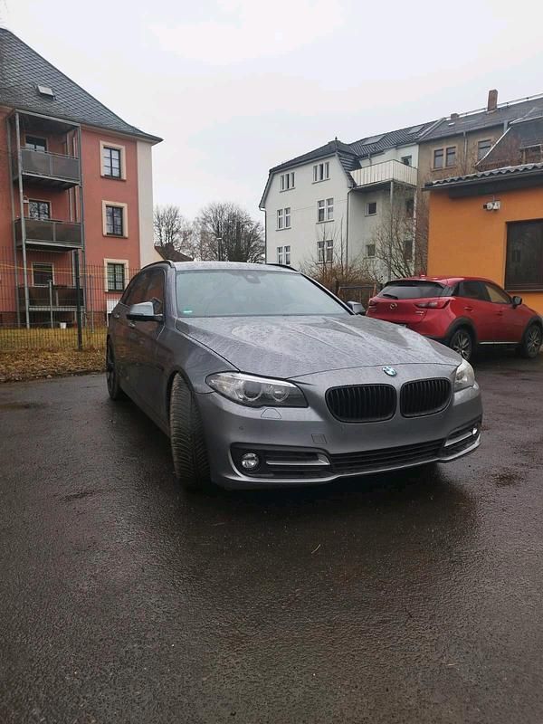 Gebraucht BMW 530 258 PS (189 kW) 2016 Grau Kombi