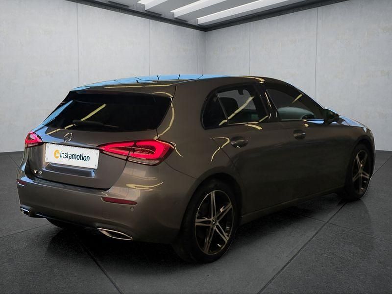 Gebraucht Mercedes A160 109 PS (80 kW) 2019 Grau Limousine