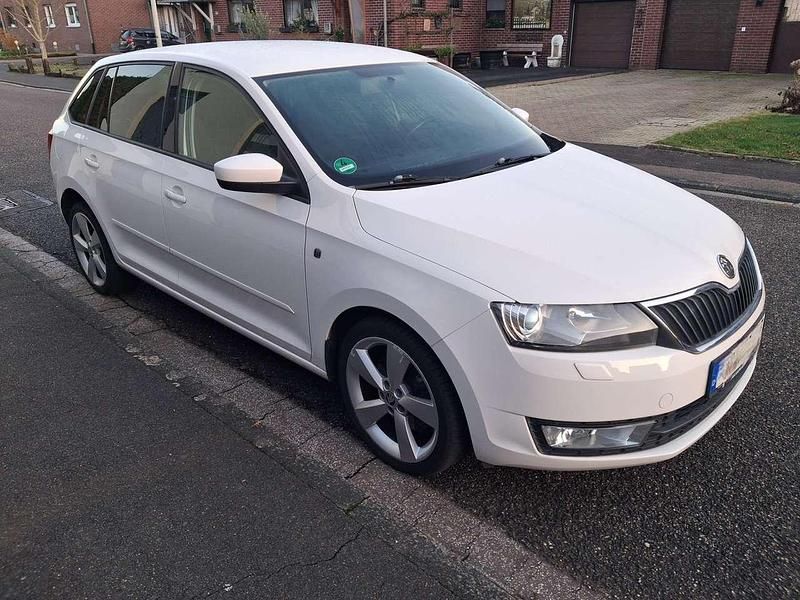 Gebraucht Skoda Rapid Elegance 122 PS (89 kW) 2014 Weiß Kleinwagen