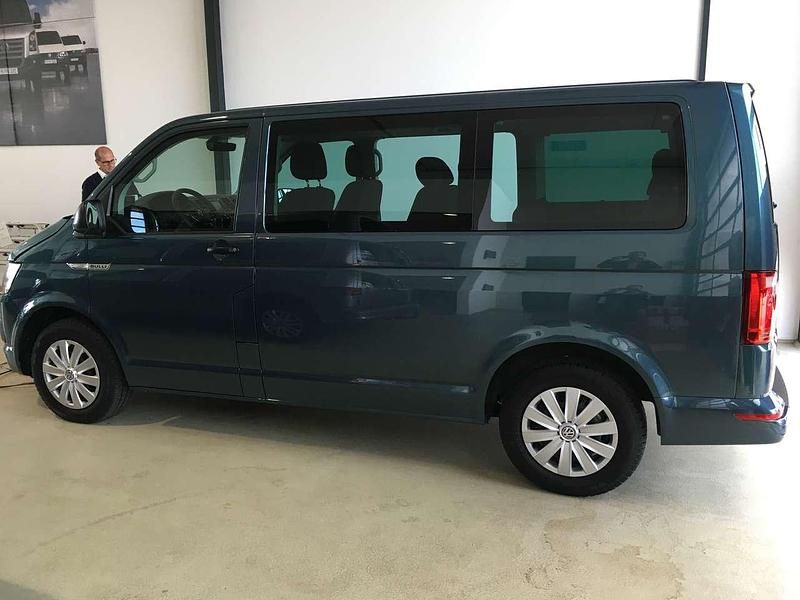 Gebraucht VW Multivan 150 PS (110 kW) 2018 Grün Van