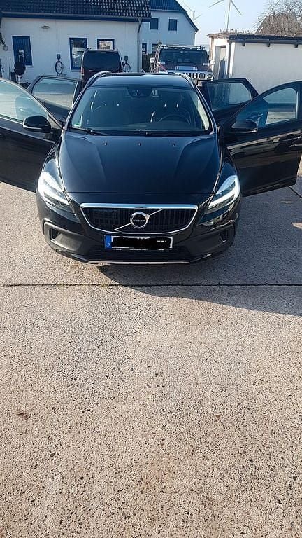 Gebraucht Volvo V40 CC Momentum 150 PS (110 kW) 2017 Schwarz Kombi