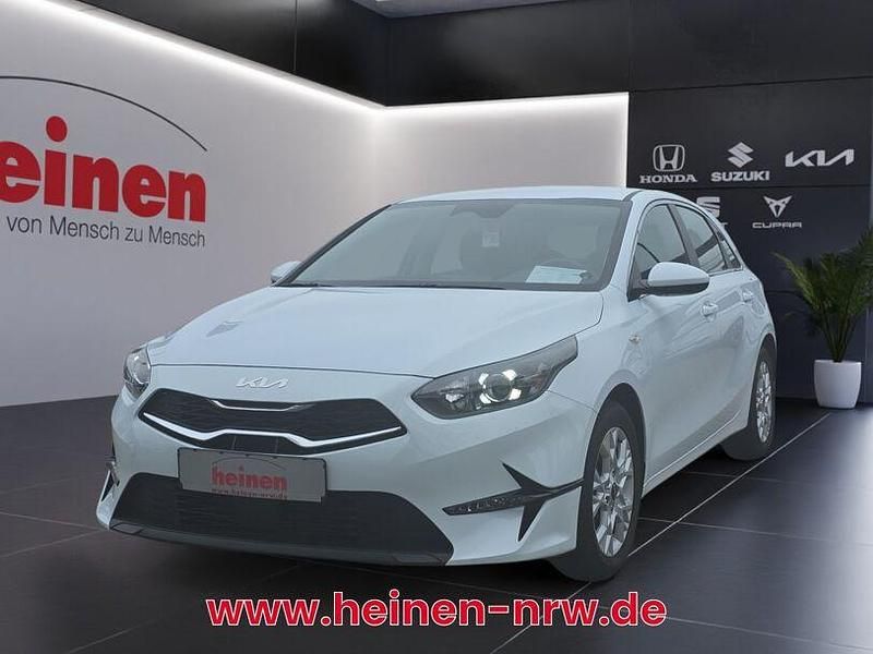 Gebraucht Kia Ceed Vision 140 PS (102 kW) 2025 Weiß Kleinwagen