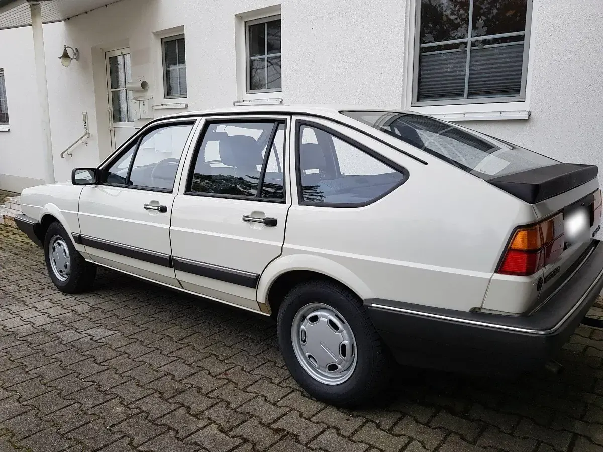 Gebraucht VW Passat 72 PS (52 kW) 1988 Weiß Limousine