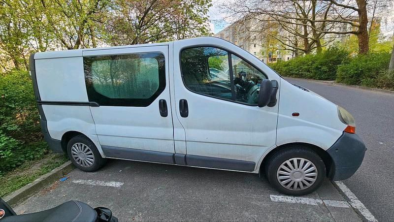 Weiß Gebraucht 2006 Renault Traffic Kleinwagen | 3.600 € - Bild 1/4