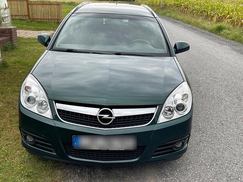 Grün Gebraucht 2007 Opel Vectra Kombi | 800 € (Fairer Preis) - Bild 1/4