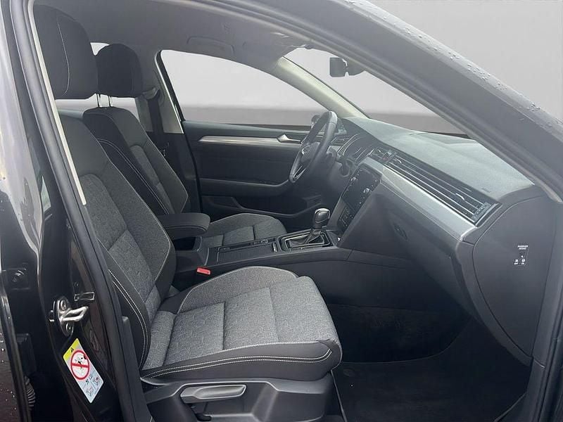 Gebraucht VW Passat Business 150 PS (110 kW) 2023 Grau Kombi
