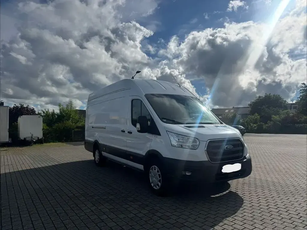 Gebraucht Ford Transit 131 PS (96 kW) 2019 Weiß Van / Kleinbus