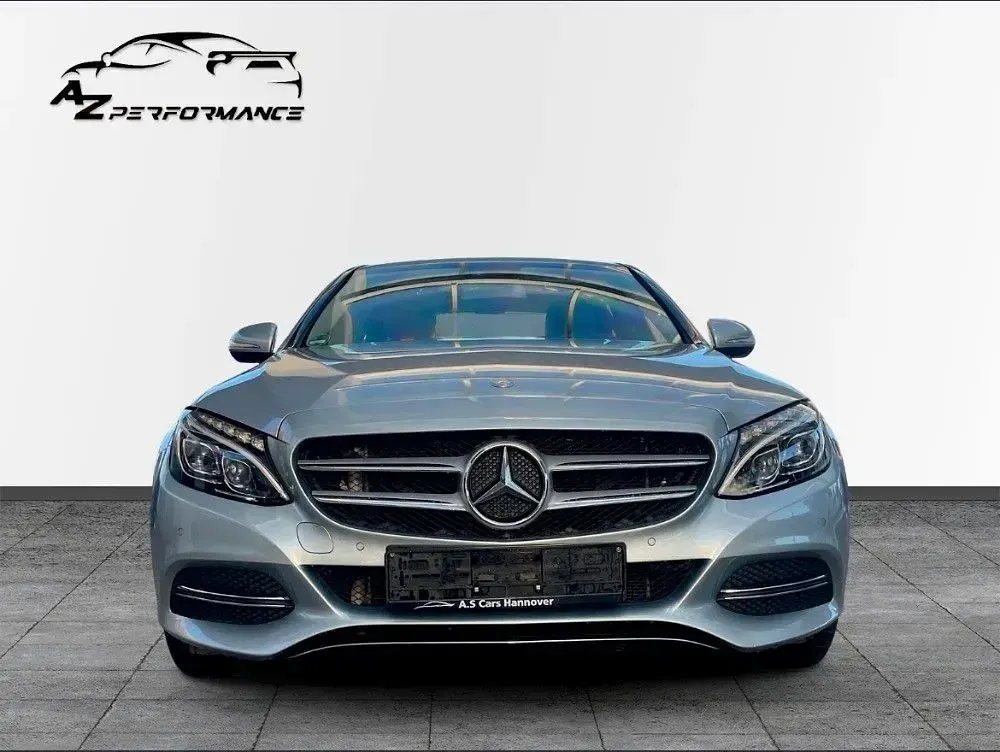 Używany Mercedes C300e 204 KM (150 kW) 2015 Srebrny Sedan/Limuzyna