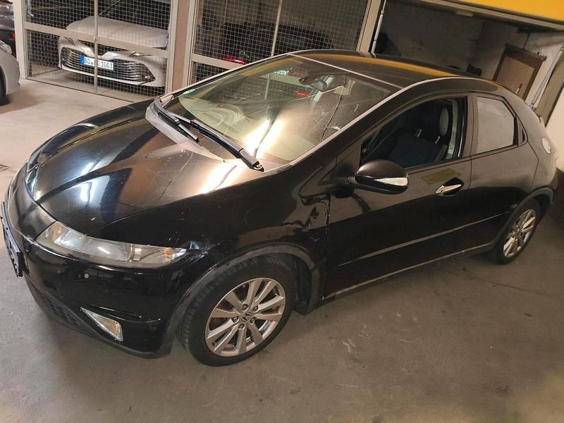 Schwarz Gebraucht 2007 Honda Civic Kleinwagen | 650 € (Superpreis) - Bild 1/4